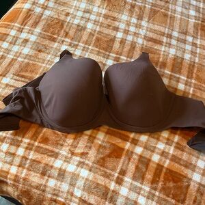 SKIMS fits everybody bra 38DDD